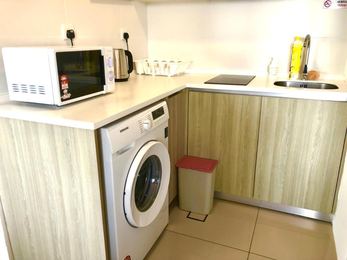 Tropicana 218 Macalister Netflix Unit By Blue Sky Holidays George Town Exterior photo