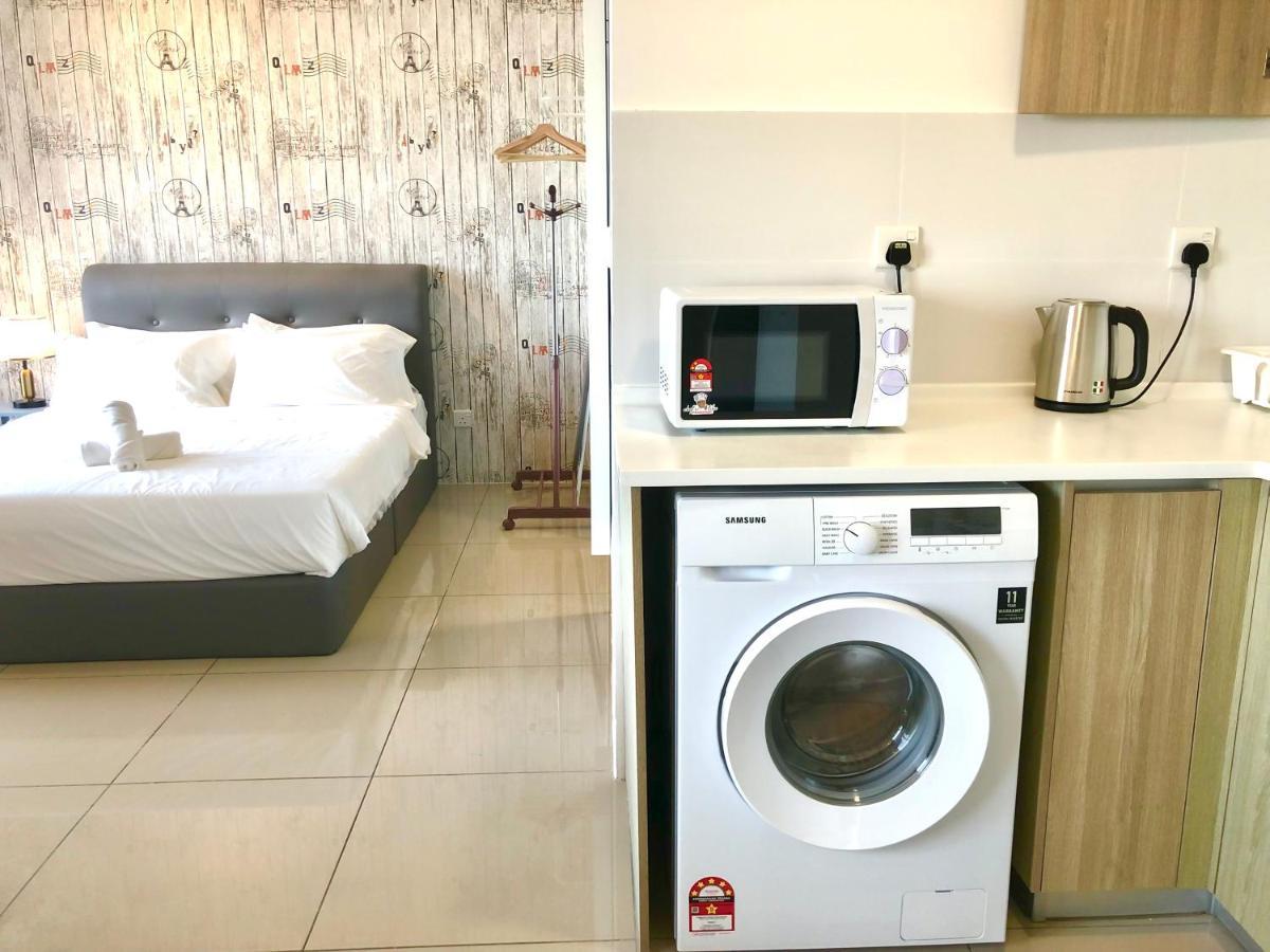 Tropicana 218 Macalister Netflix Unit By Blue Sky Holidays George Town Exterior photo