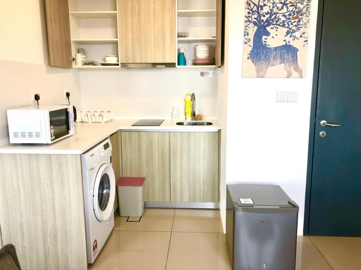 Tropicana 218 Macalister Netflix Unit By Blue Sky Holidays George Town Exterior photo