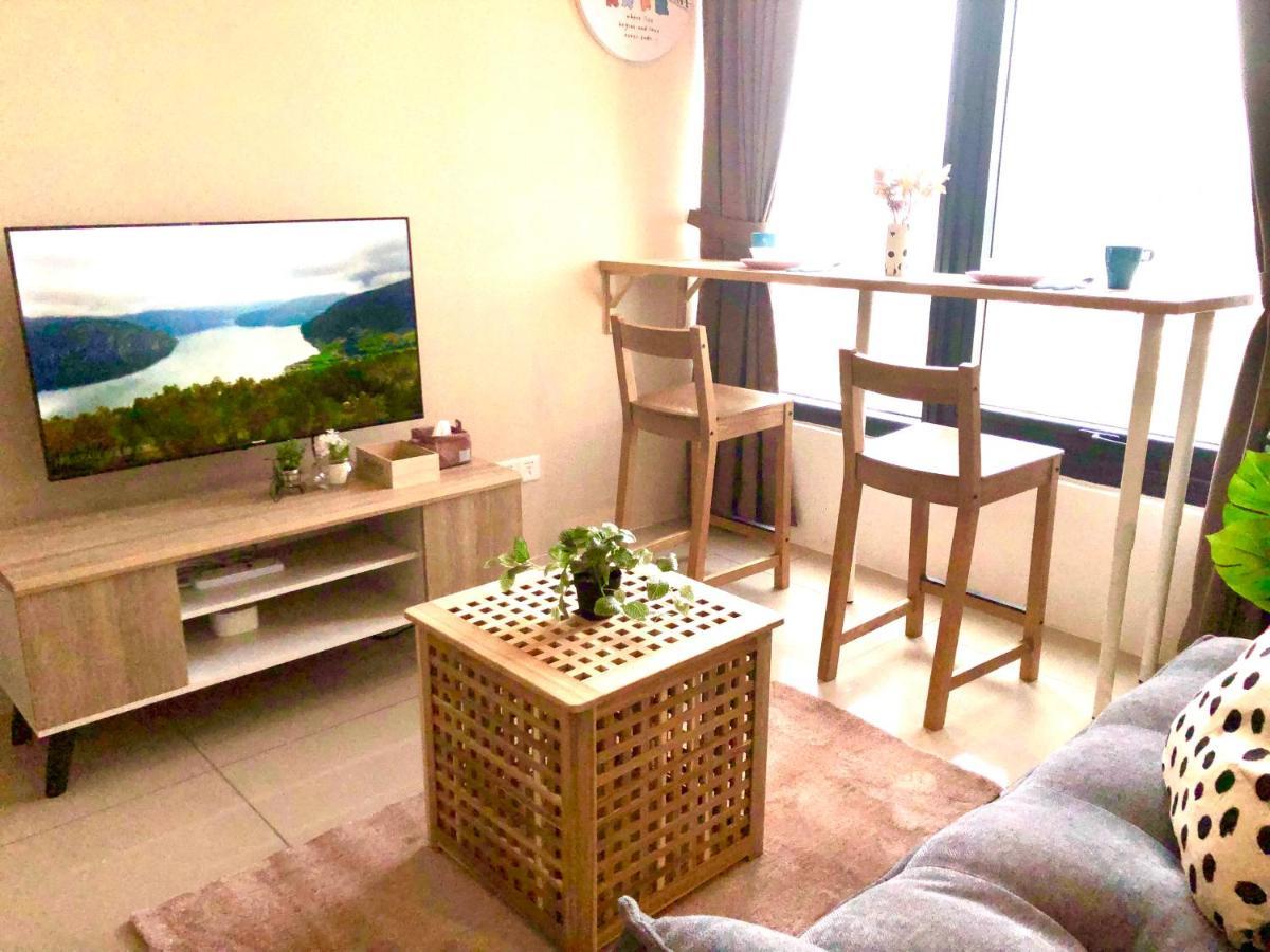 Tropicana 218 Macalister Netflix Unit By Blue Sky Holidays George Town Exterior photo