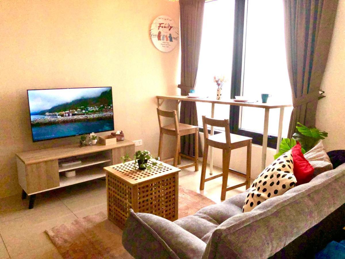 Tropicana 218 Macalister Netflix Unit By Blue Sky Holidays George Town Exterior photo