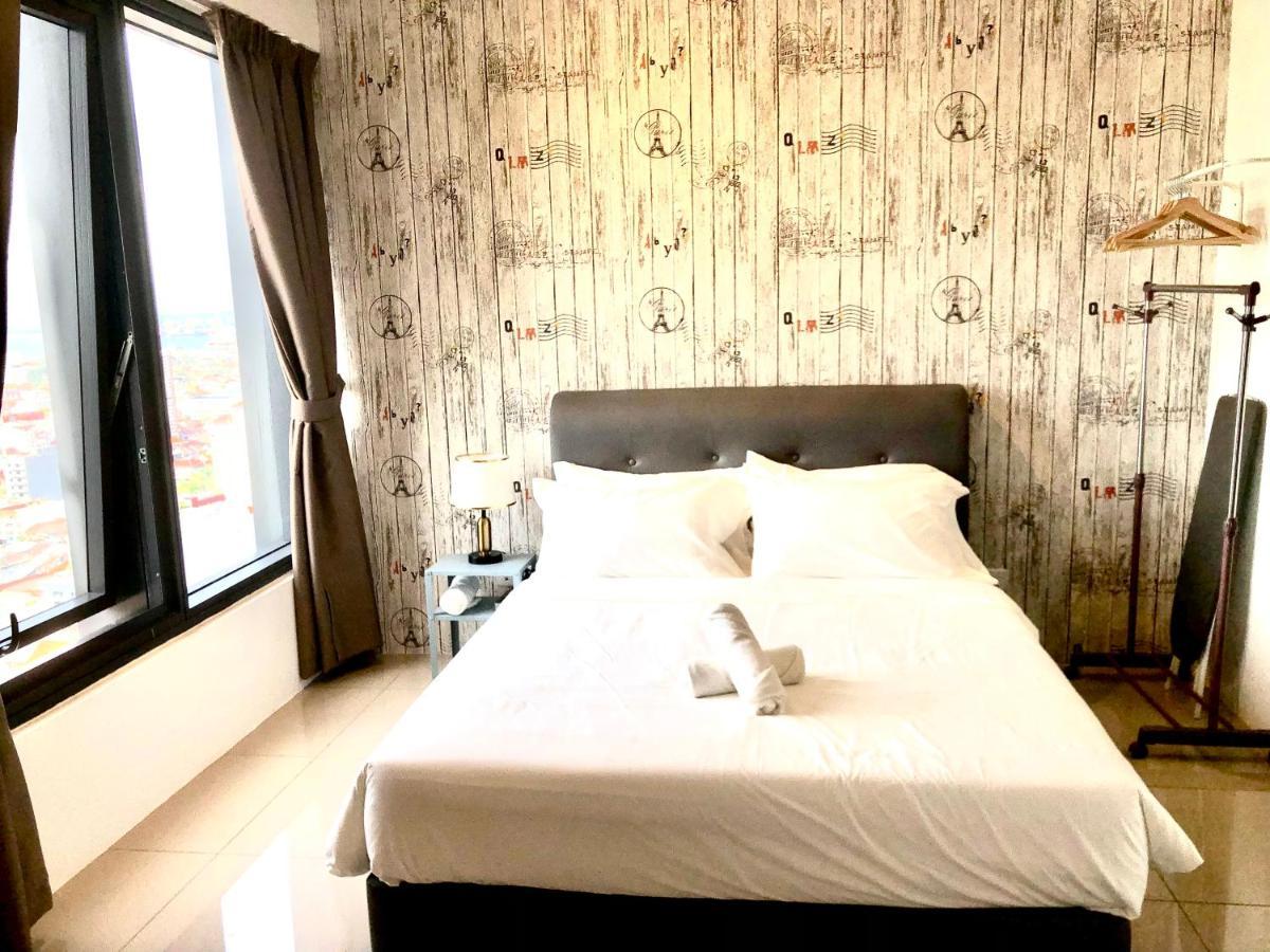 Tropicana 218 Macalister Netflix Unit By Blue Sky Holidays George Town Exterior photo