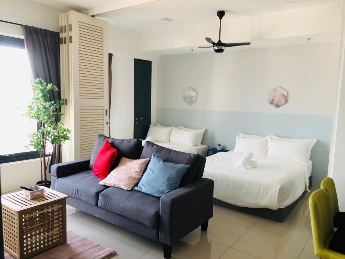Tropicana 218 Macalister Netflix Unit By Blue Sky Holidays George Town Exterior photo