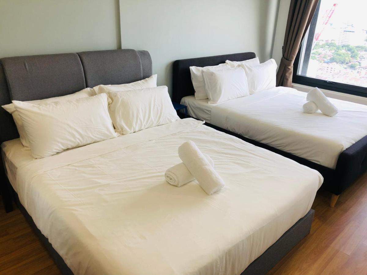 Tropicana 218 Macalister Netflix Unit By Blue Sky Holidays George Town Exterior photo