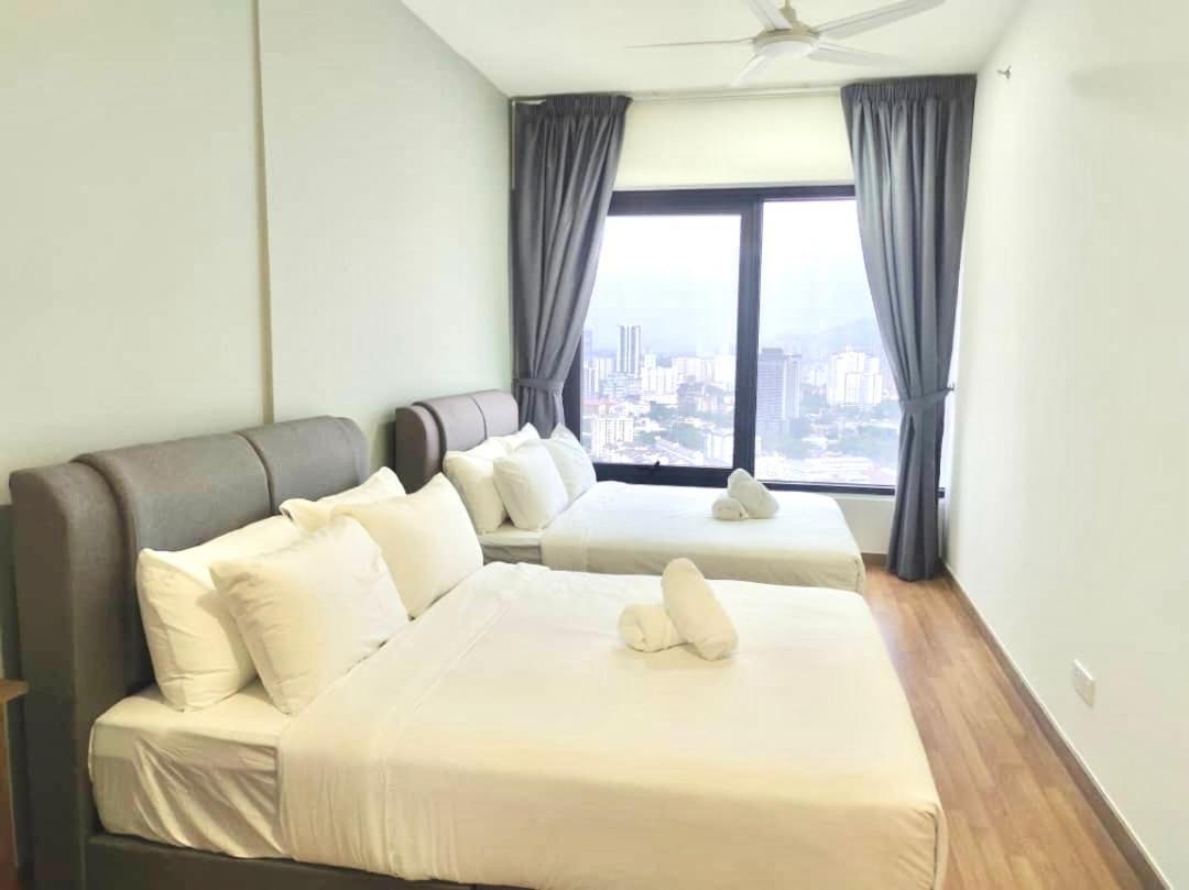 Tropicana 218 Macalister Netflix Unit By Blue Sky Holidays George Town Exterior photo